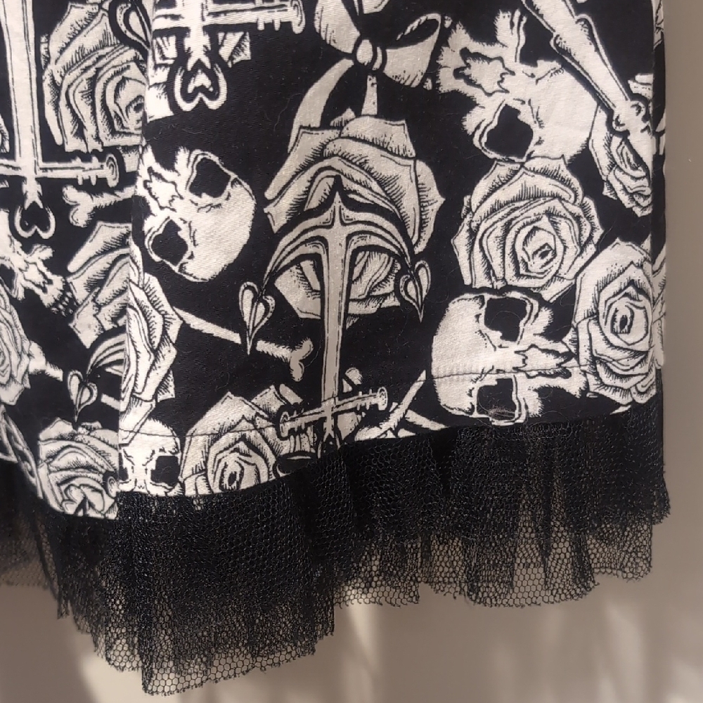 HELL BUNNY - Black and White Rose Print Sweetheart Mini Dress - Picture 7 of 8